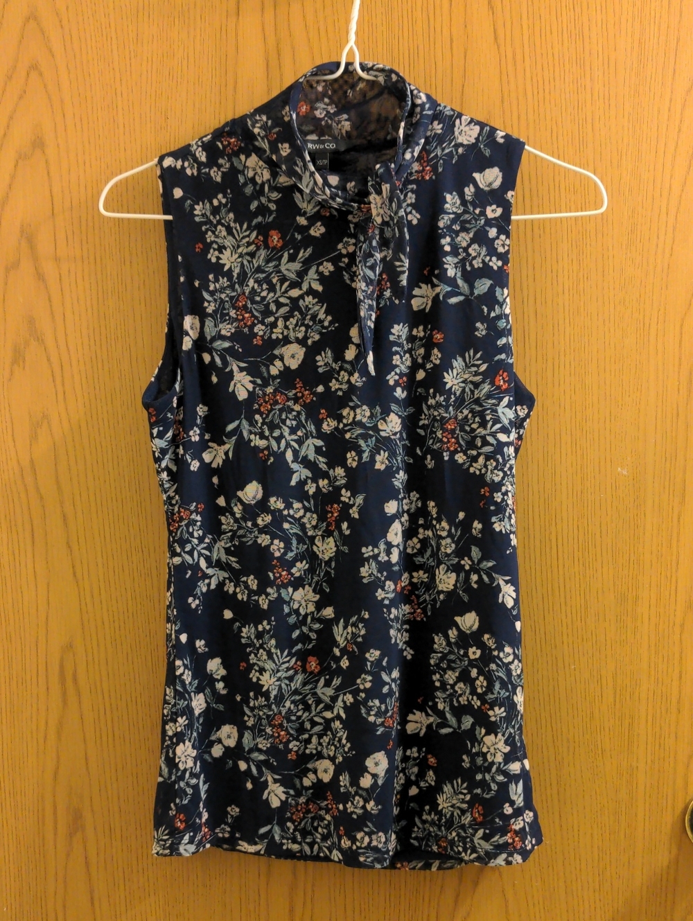 RW&CO. Navy Floral Sleeveless Tie-Neck Top